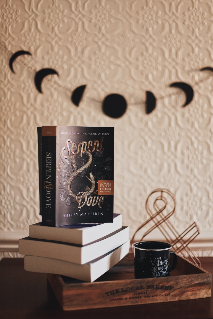 Blogtober ARC Review // Serpent & Dove by Shelby Mahurin